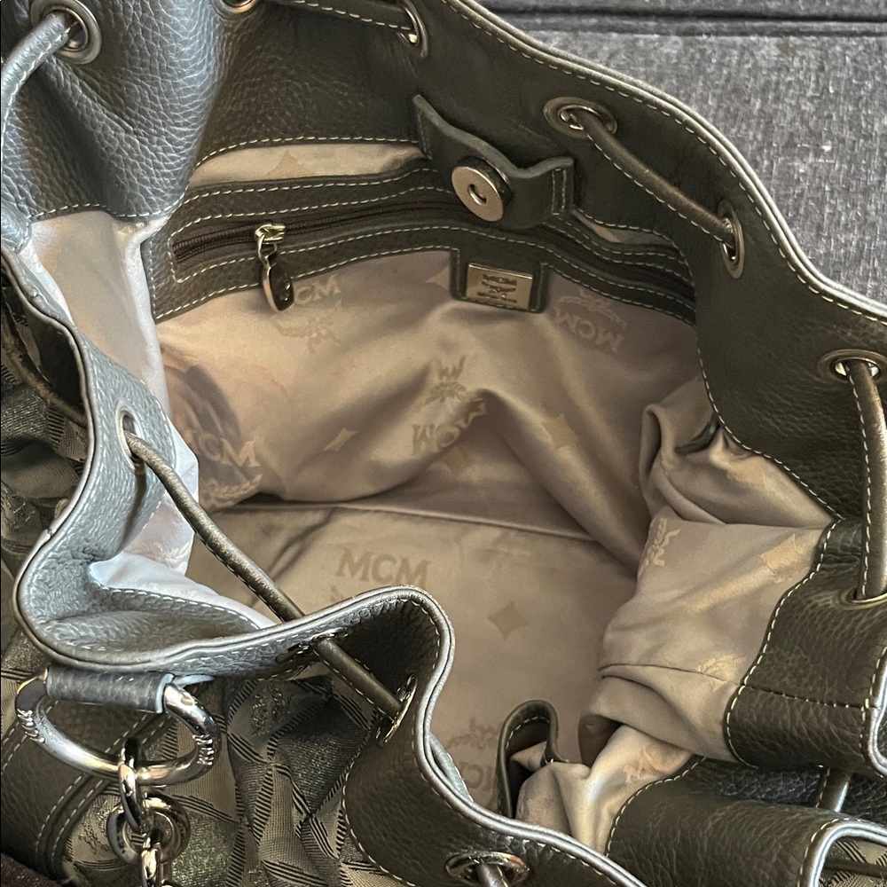 Women's Check-Pattern Drawstring Shoulder Bag In … - image 3